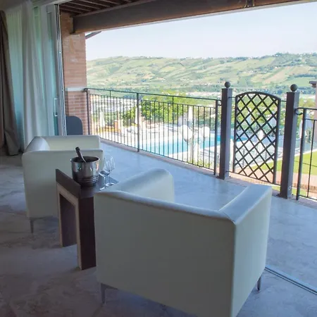 Il Poggio أسكولي بيتشينو